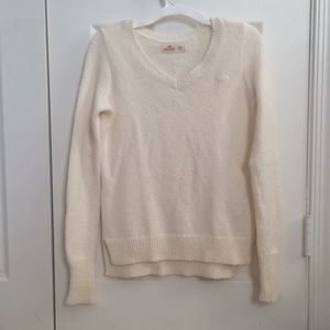 hollister- women’s white vneck thick sweater